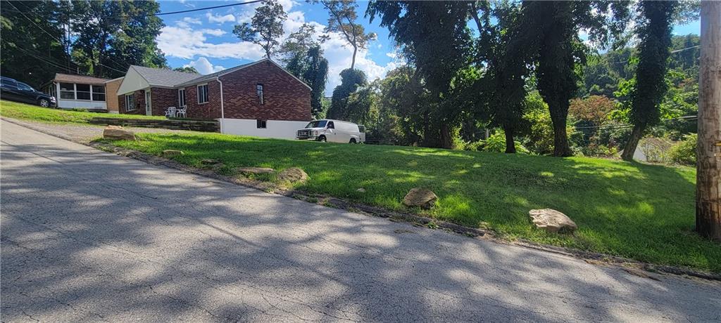 629 Grove Road Verona, PA 15147 - Photo 3 of 24 Gallery Image 3
