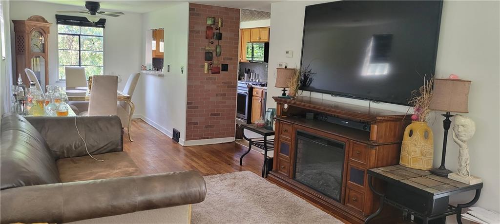 629 Grove Road Verona, PA 15147 - Photo 9 of 24 Gallery Image 9