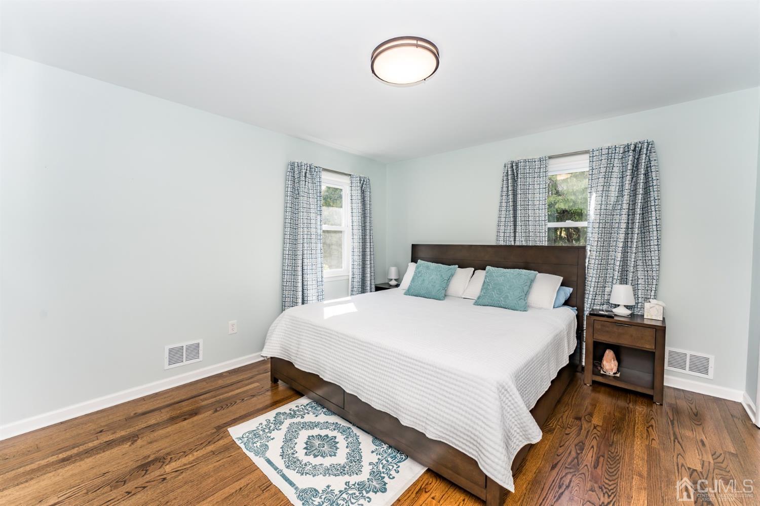 949 Yorke Road North Brunswick, NJ 08902 - Photo 15 of 26 Gallery Image 15
