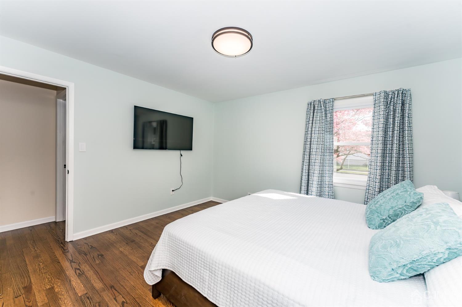 949 Yorke Road North Brunswick, NJ 08902 - Photo 17 of 26 Gallery Image 17