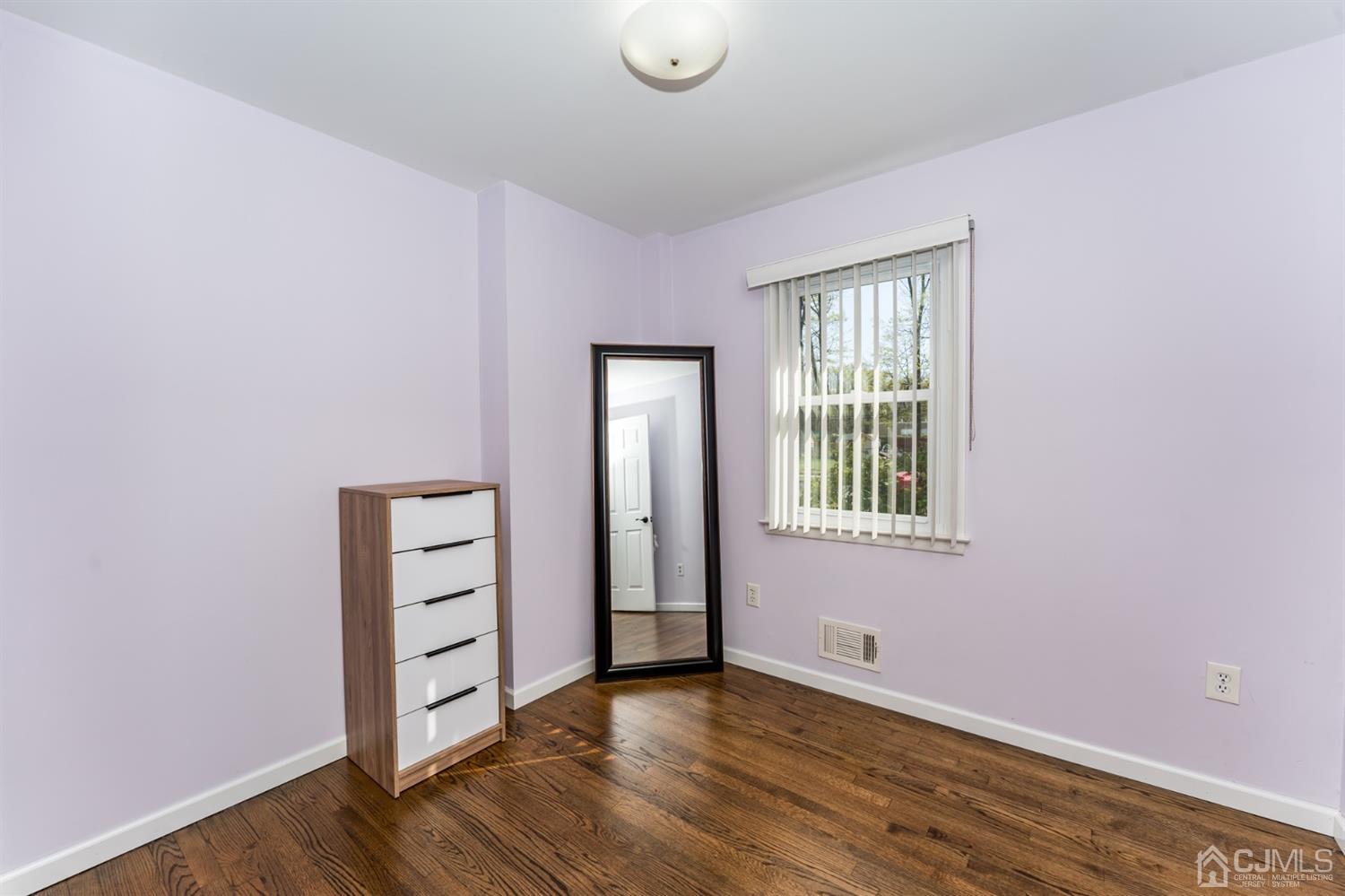 949 Yorke Road North Brunswick, NJ 08902 - Photo 20 of 26 Gallery Image 20