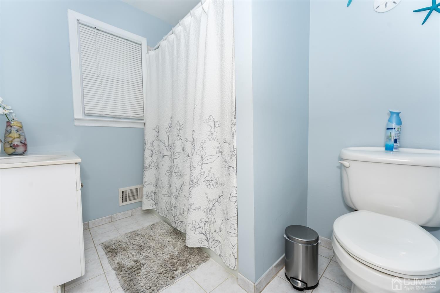 949 Yorke Road North Brunswick, NJ 08902 - Photo 22 of 26 Gallery Image 22