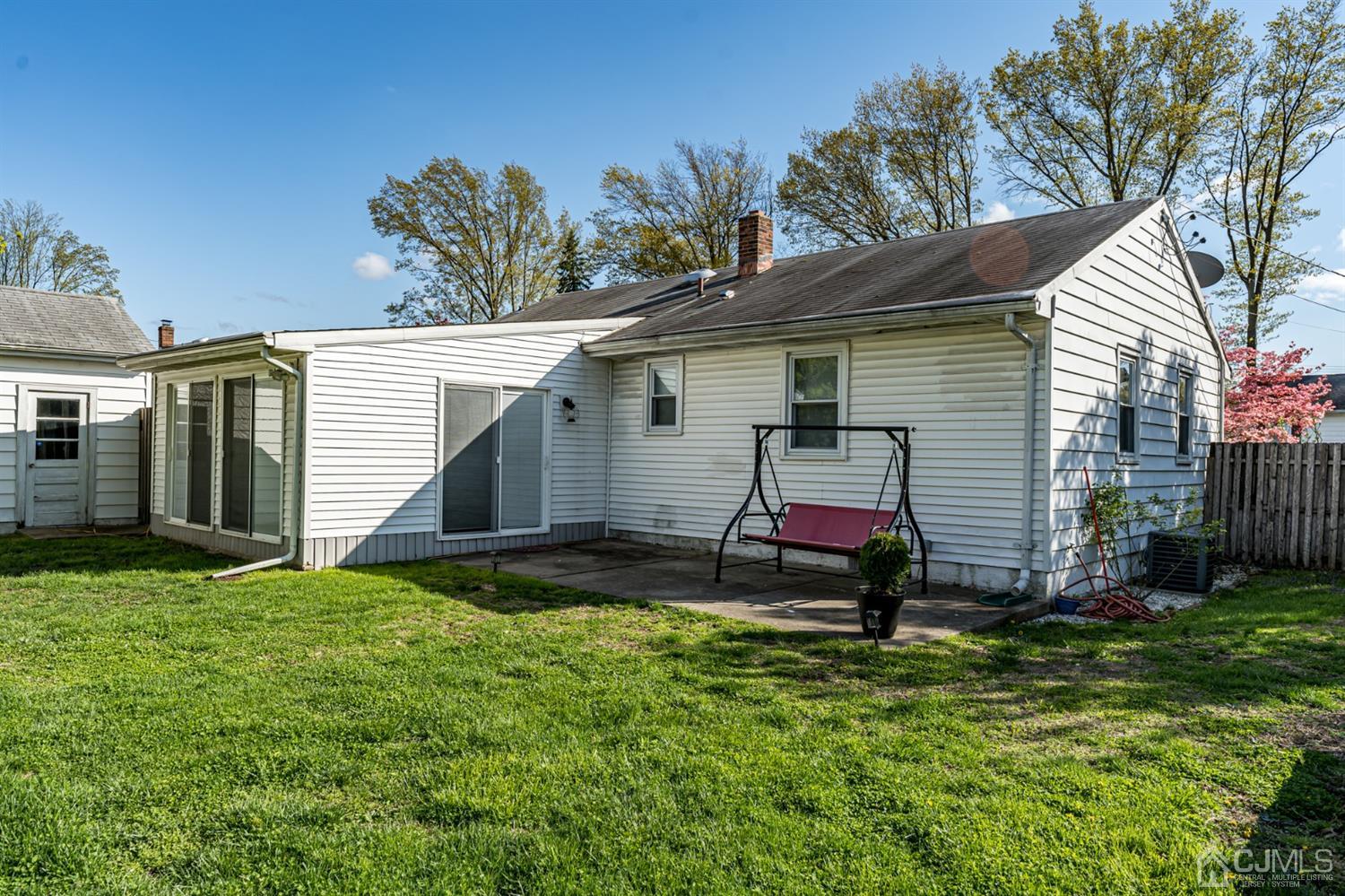 949 Yorke Road North Brunswick, NJ 08902 - Photo 23 of 26 Gallery Image 23