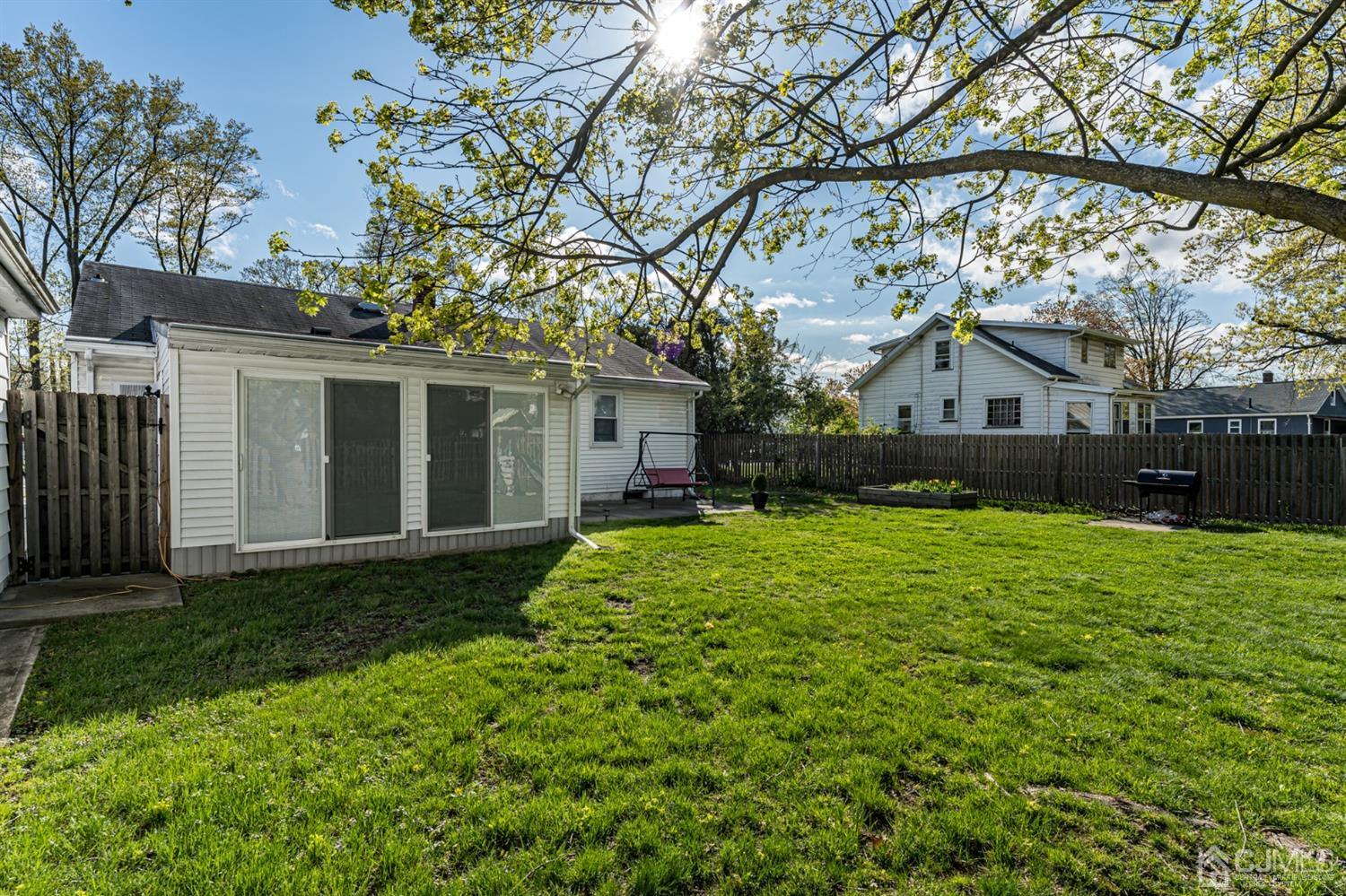 949 Yorke Road North Brunswick, NJ 08902 - Photo 24 of 26 Gallery Image 24