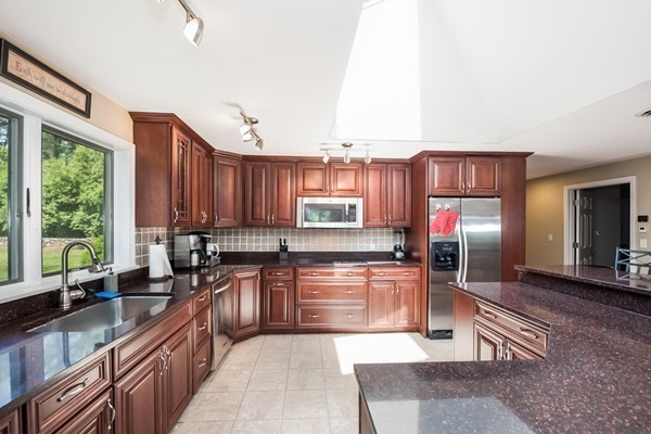 9 Thaxton Road Beverly, MA 01915 - Photo 13 of 23 Gallery Image 13