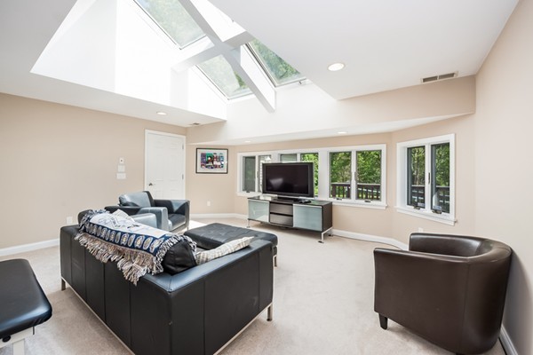 9 Thaxton Road Beverly, MA 01915 - Photo 15 of 23 Gallery Image 15