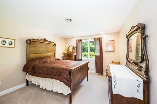 9 Thaxton Road Beverly, MA 01915 - Photo 20 of 23 Gallery Image 20