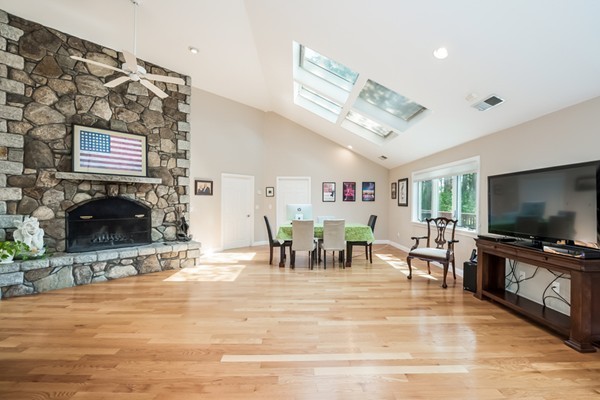 9 Thaxton Road Beverly, MA 01915 - Photo 8 of 23 Gallery Image 8