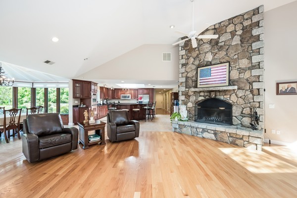 9 Thaxton Road Beverly, MA 01915 - Photo 9 of 23 Gallery Image 9