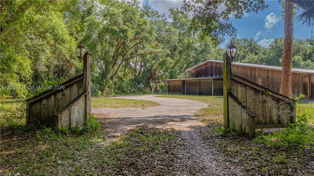 1040 Kirby Thompson Road LaBelle, FL 33935 - Photo 8 of 30