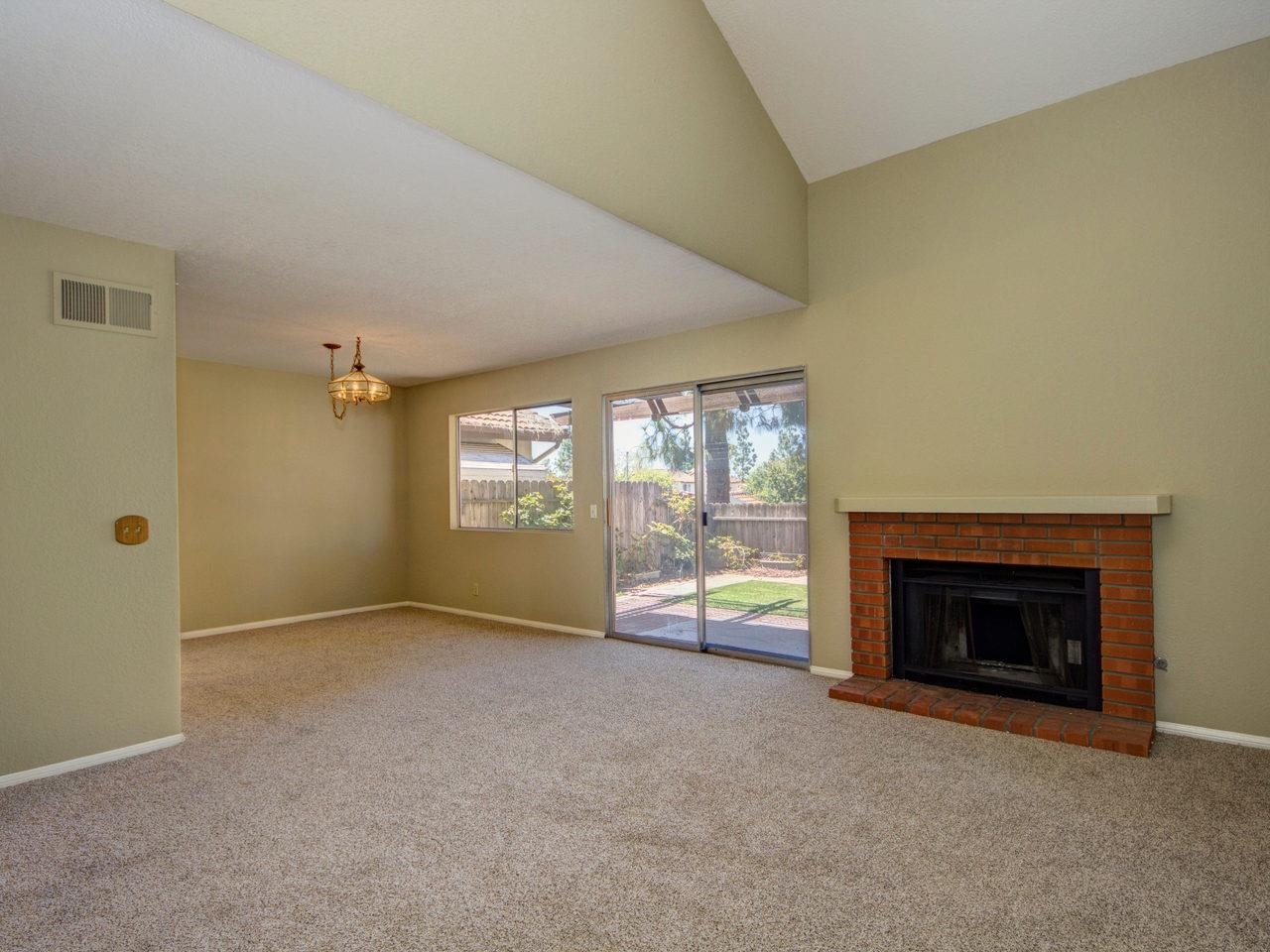 5672 Raintree Way Oceanside, CA 92057 - Photo 4 of 25