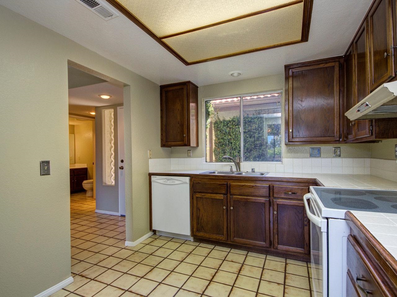 5672 Raintree Way Oceanside, CA 92057 - Photo 10 of 25