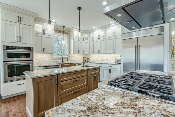 $1,749,000 | 353 Wedge Wood Drive, Camdenton, MO 65020