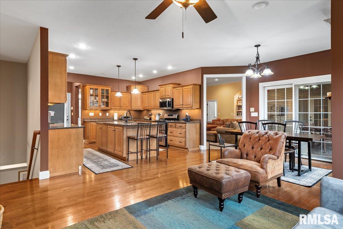 1705 Interlacken Road Springfield, IL 62704 - Photo 7 of 47
