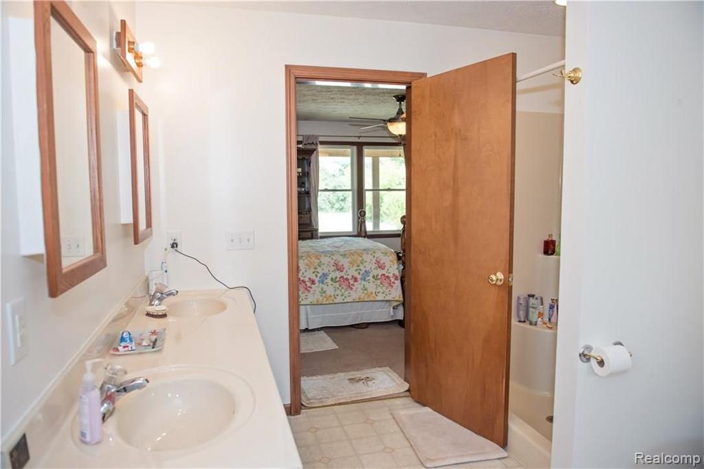 59645 Homeport Road South Lyon, MI 48178 - Photo 21 of 34