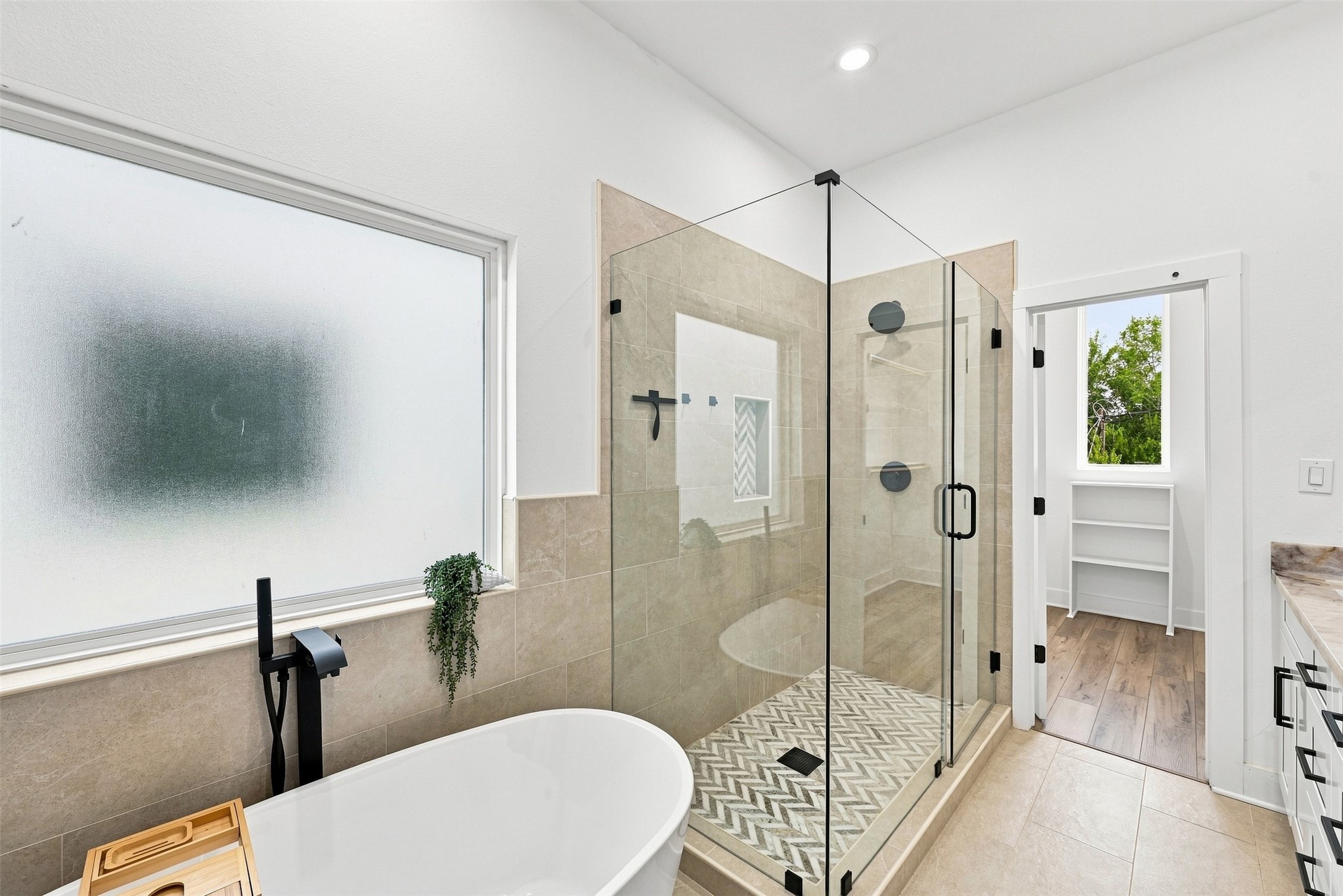 3726 Noah Street Houston, TX 77021 - Photo 15 of 37 So Chic.