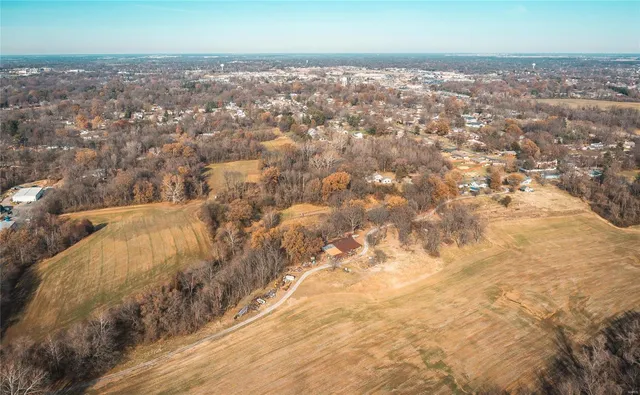 $2,000,000 | 6480 Green Acres Road, Glen Carbon, IL 62034