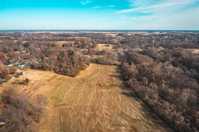 $2,000,000 | 6480 Green Acres Road, Glen Carbon, IL 62034