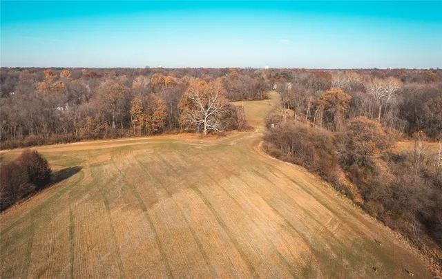 $2,000,000 | 6480 Green Acres Road, Glen Carbon, IL 62034