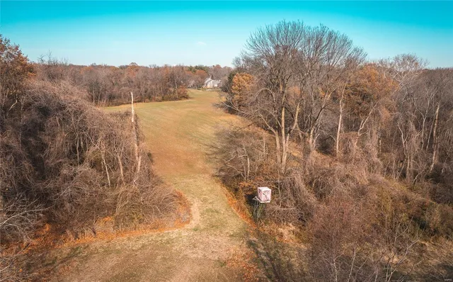 $2,000,000 | 6480 Green Acres Road, Glen Carbon, IL 62034