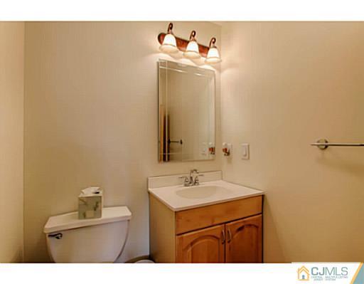 203 Crestview Road Bridgewater, NJ 08807 - Photo 4 of 21 Gallery Image 4