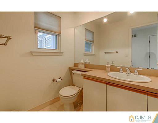 203 Crestview Road Bridgewater, NJ 08807 - Photo 5 of 21 Gallery Image 5