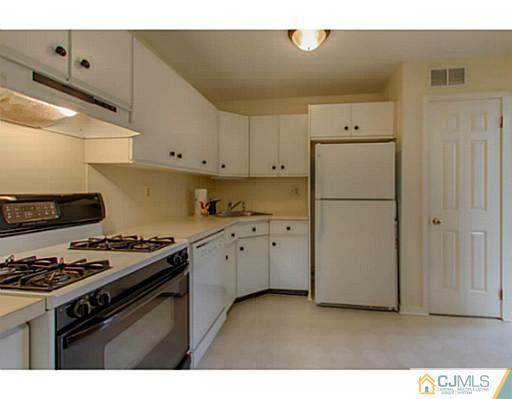 203 Crestview Road Bridgewater, NJ 08807 - Photo 9 of 21 Gallery Image 9