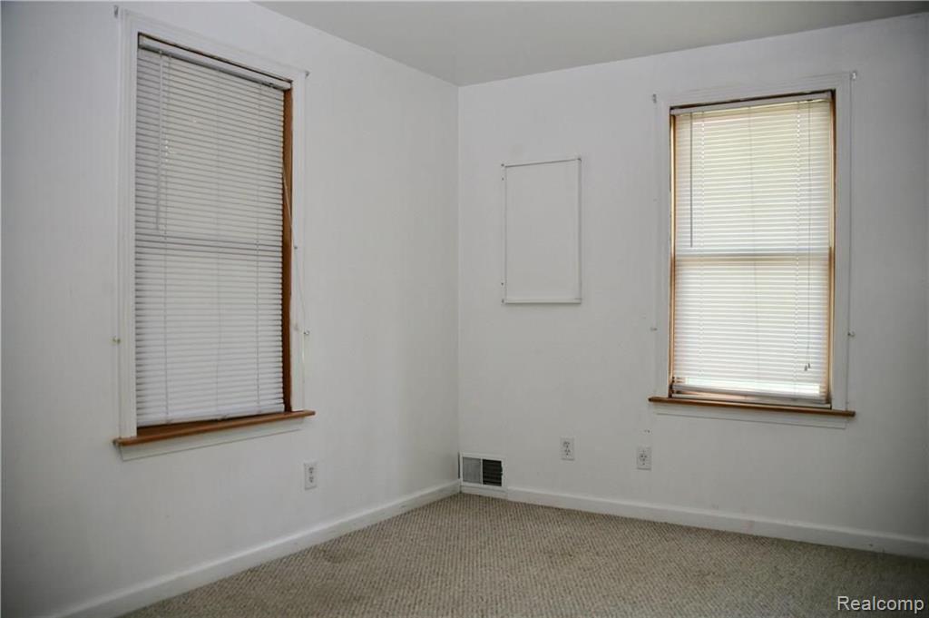 102 Fraser Street Rochester, MI 48307 - Photo 5 of 10