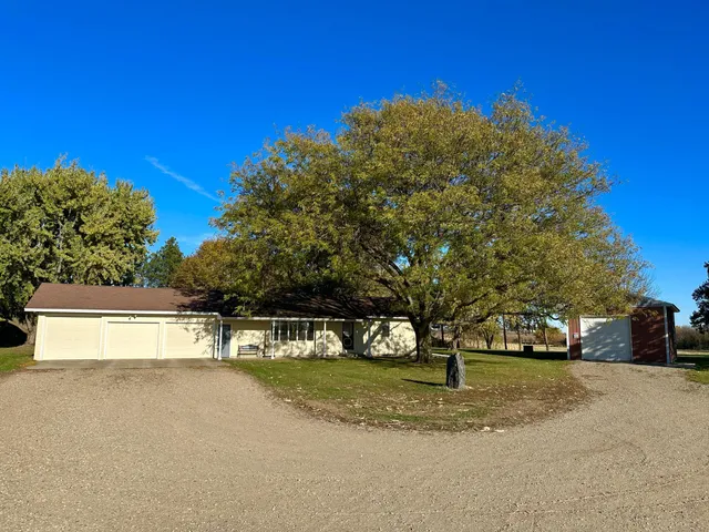 $319,900 | 15742 675th Avenue, Alden, MN 56009