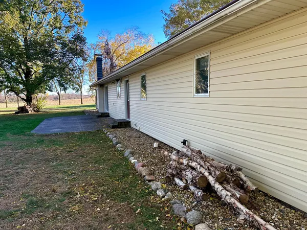 $319,900 | 15742 675th Avenue, Alden, MN 56009