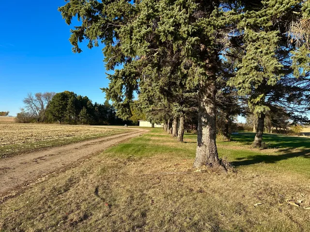 $319,900 | 15742 675th Avenue, Alden, MN 56009