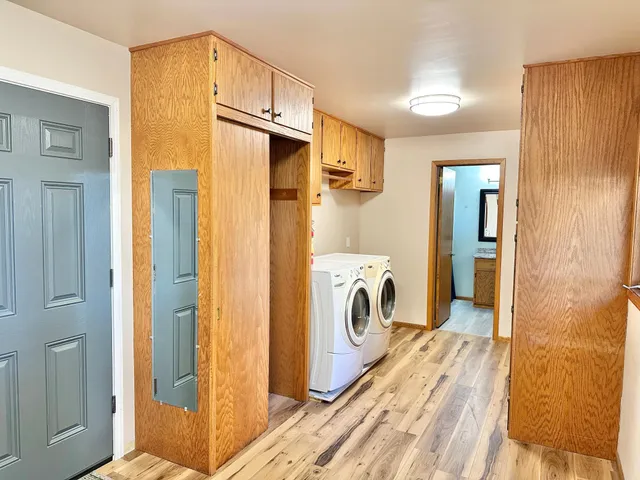 $319,900 | 15742 675th Avenue, Alden, MN 56009