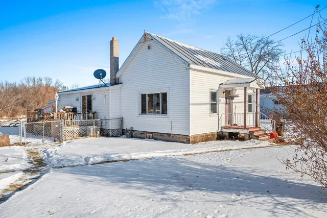 $229,000 | 302 McDonald Street, Oconto, WI 54153