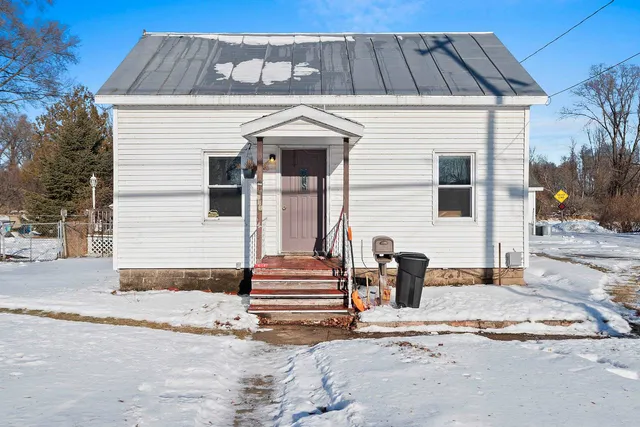 $229,000 | 302 McDonald Street, Oconto, WI 54153