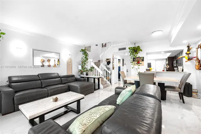 $469,000 | 9985 Southwest 118th Place, Miami, FL 33186