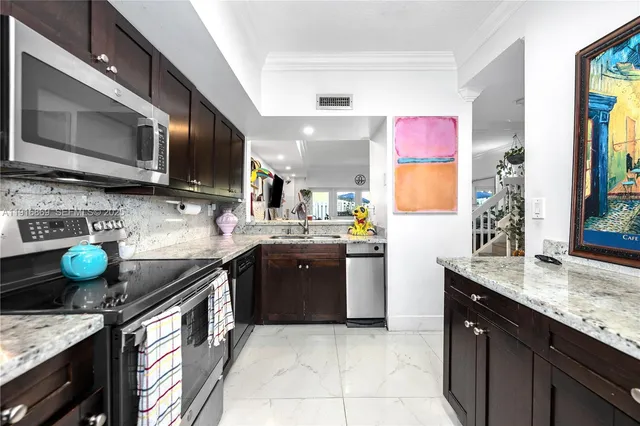 $469,000 | 9985 Southwest 118th Place, Miami, FL 33186