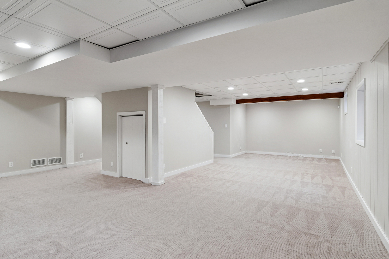 2230 Keim Road Naperville, IL 60565 - Photo 24 of 33 a view of an empty room