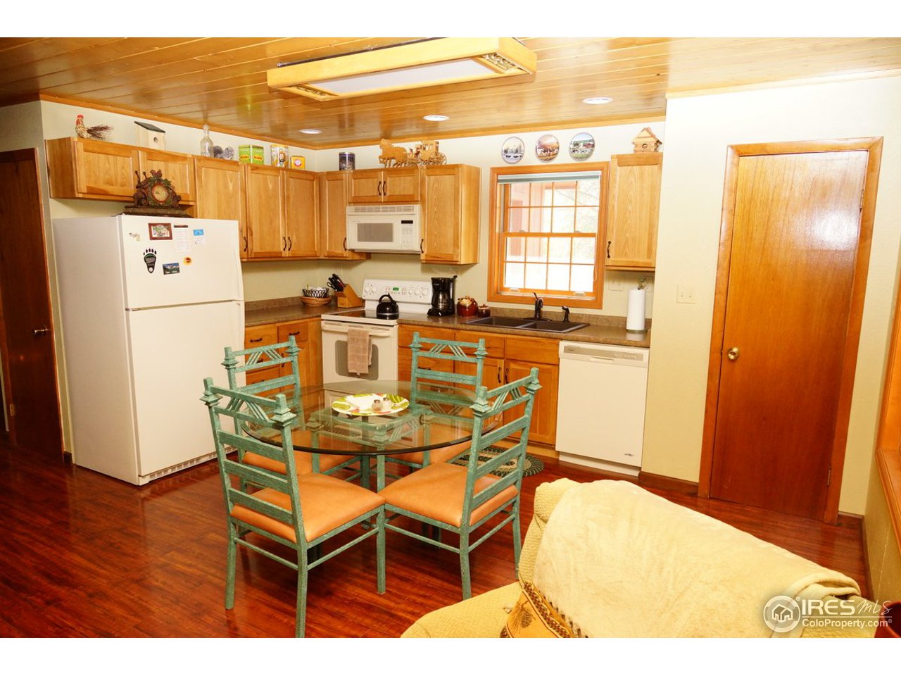 Dining Room & Kitchen