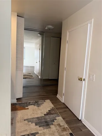 $3,200 | 5301 Balboa Boulevard, Unit D5, Encino, CA 91316