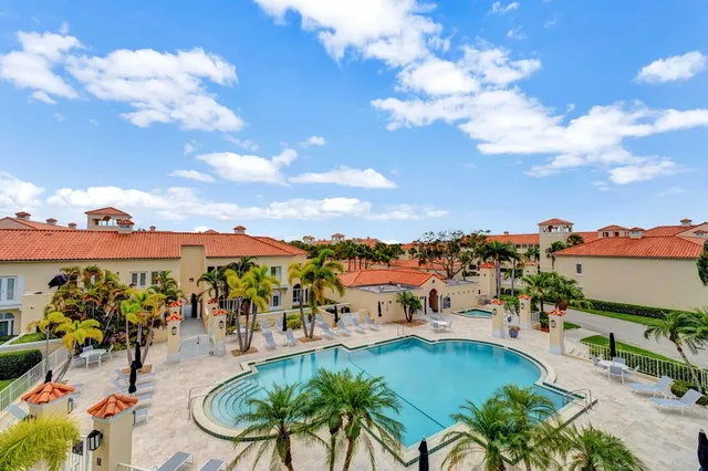 $255,000 | 5060 Harmony Circle, Unit 307, Vero Beach, FL 32967