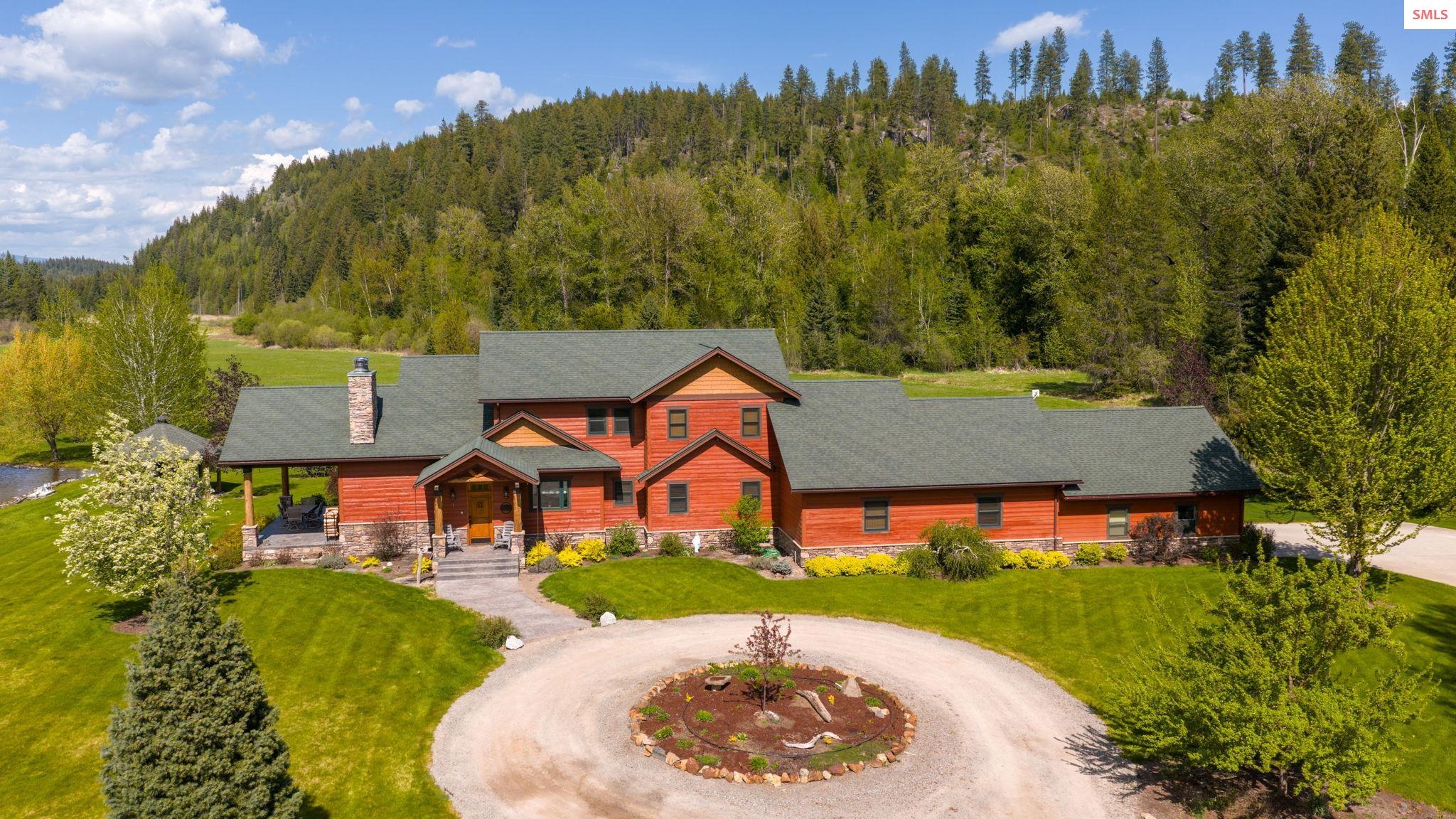 289 Gold Road Naples, ID 83847 - Photo 1 of 98 Gallery Image 1