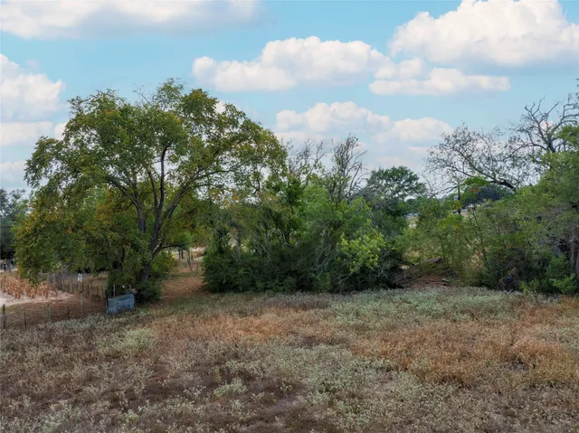 $314,999 | 371 County Road 146, Hallettsville, TX 77964