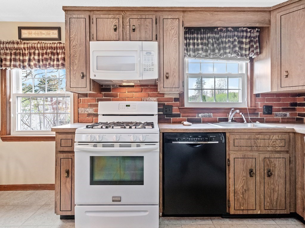 28 Ellery Road Waltham, MA 02453 - Photo 13 of 36 Gallery Image 13