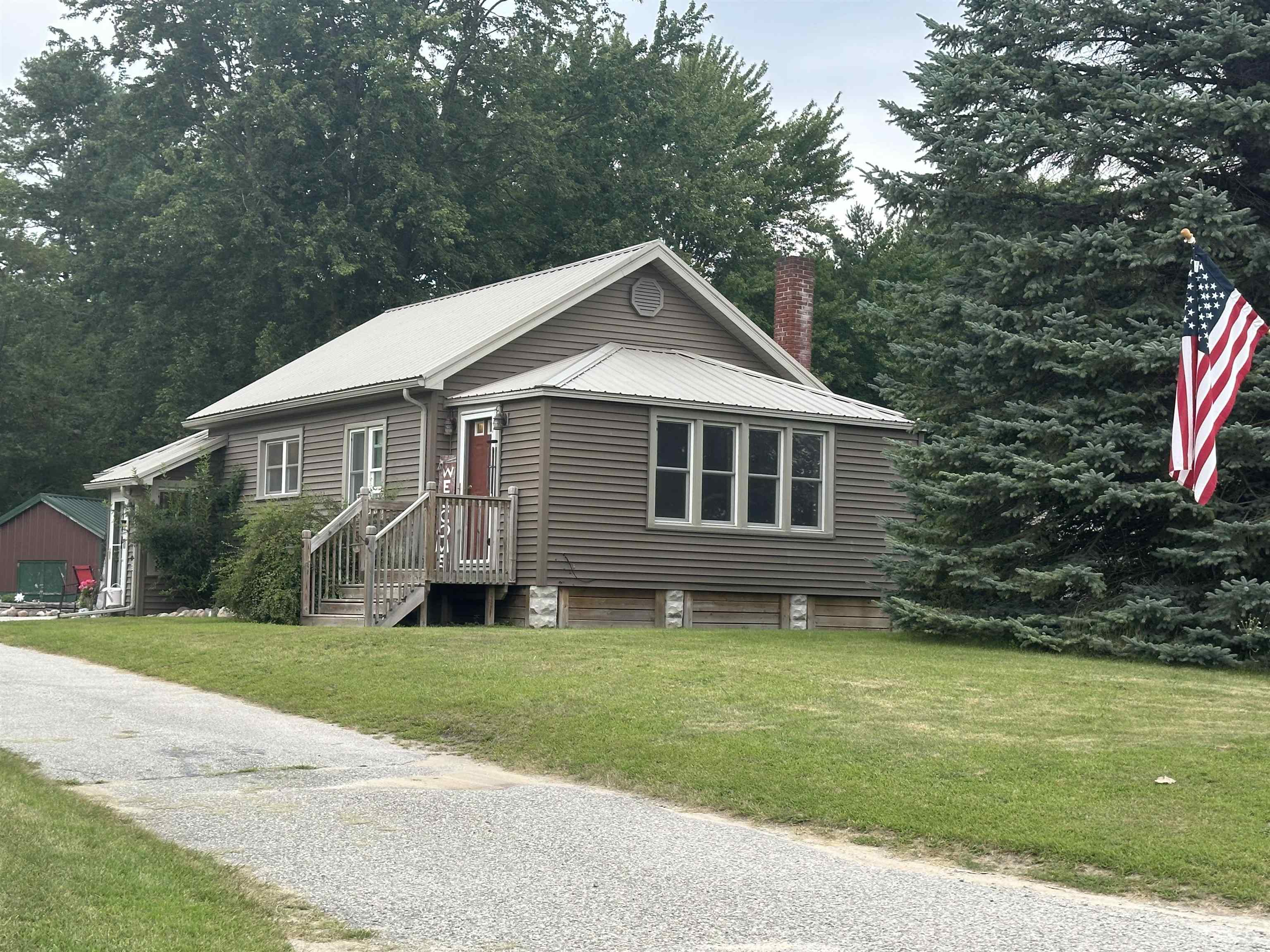 3806 Wheeler Road Standish, MI 48658 - Photo 7 of 35 1925604-04b33169-d89e-43d7-8a1f-2cb10da88a6f.JPG
