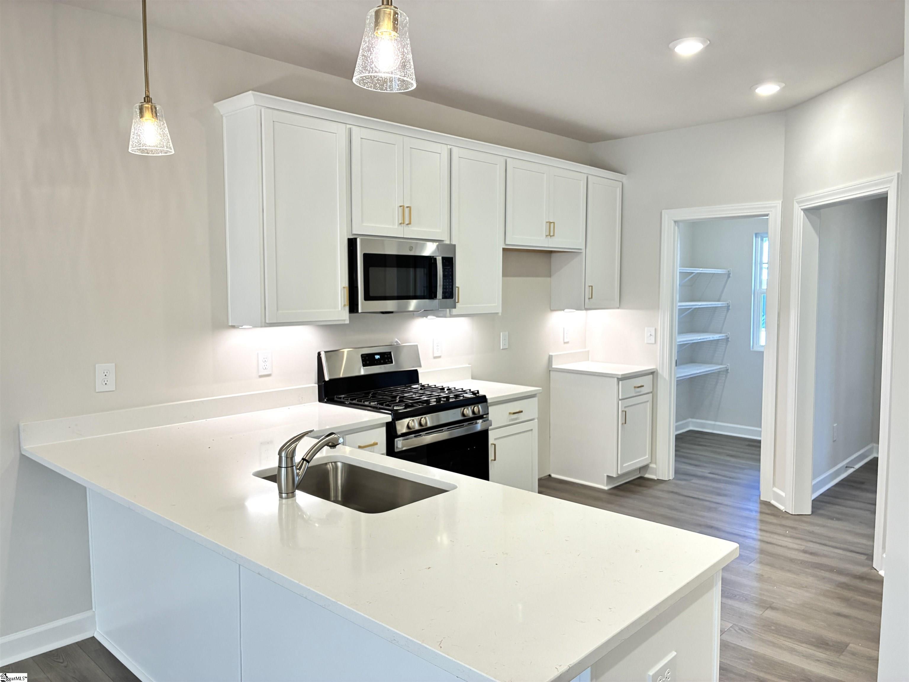 237 Taylor Woods Court Greenville, SC 29607 - Photo 2 of 26