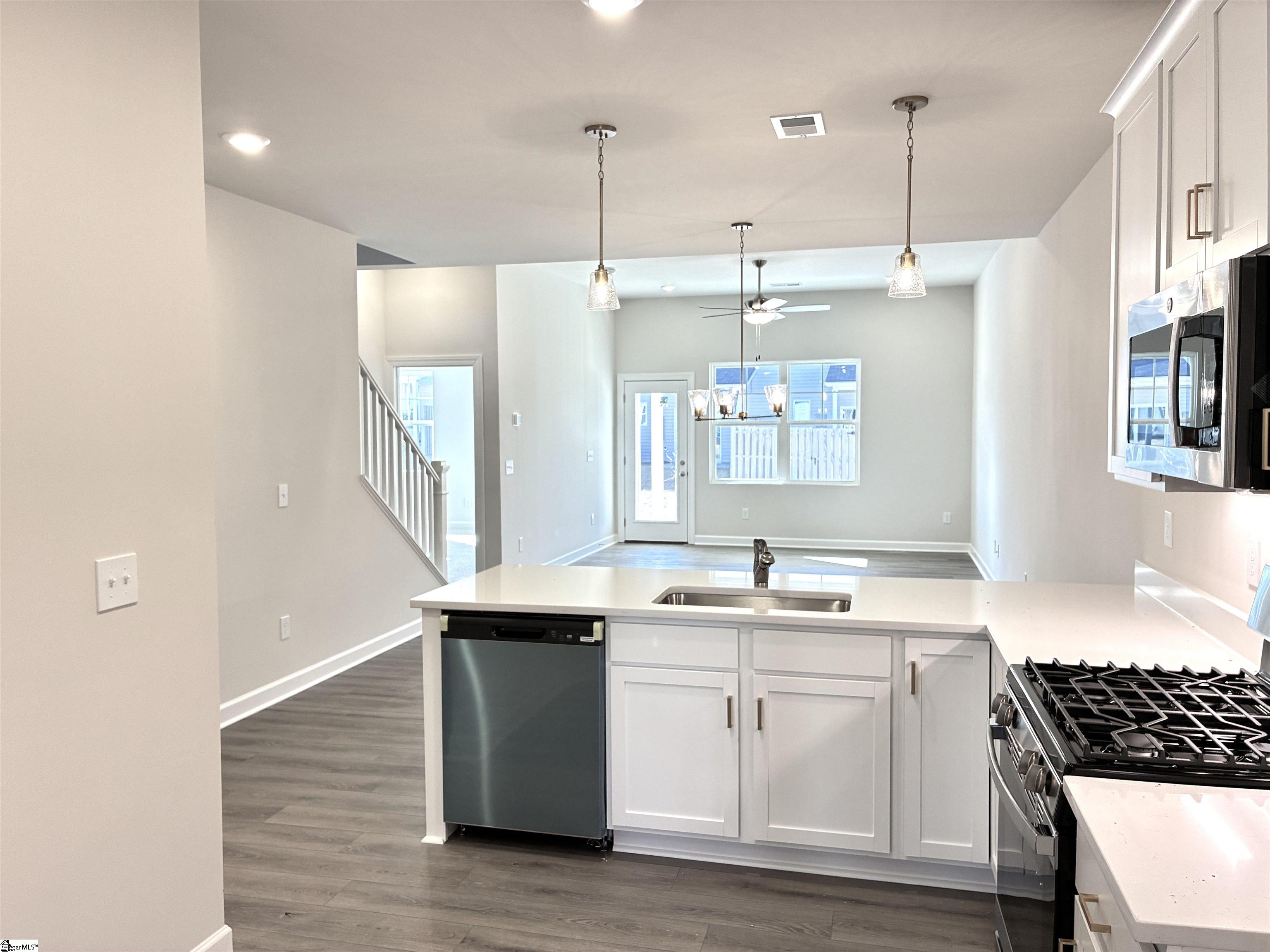 237 Taylor Woods Court Greenville, SC 29607 - Photo 4 of 26