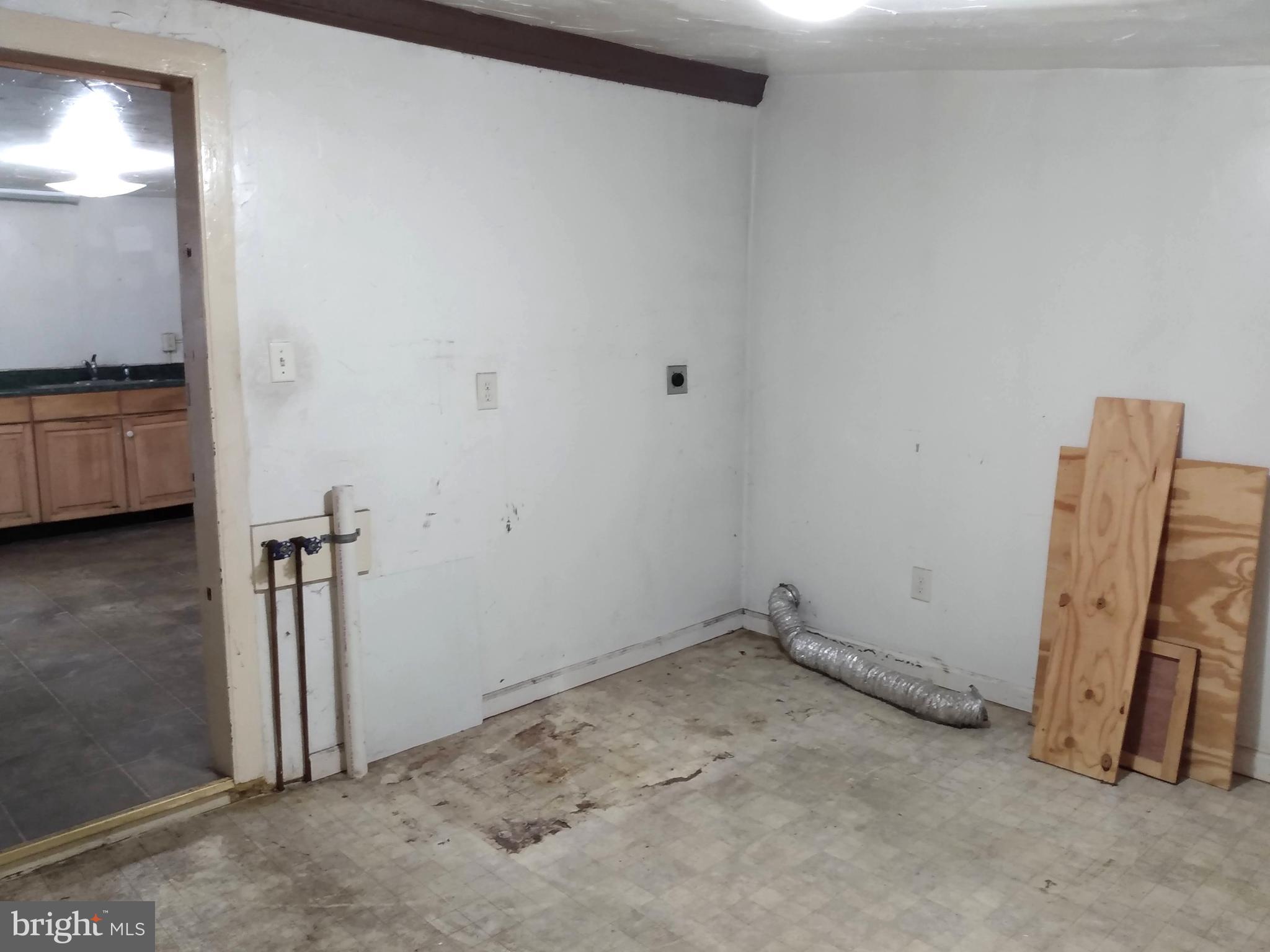 123 West King Street Chambersburg, PA 17201 - Photo 7 of 15 Main Level Laundry/Mud Room
