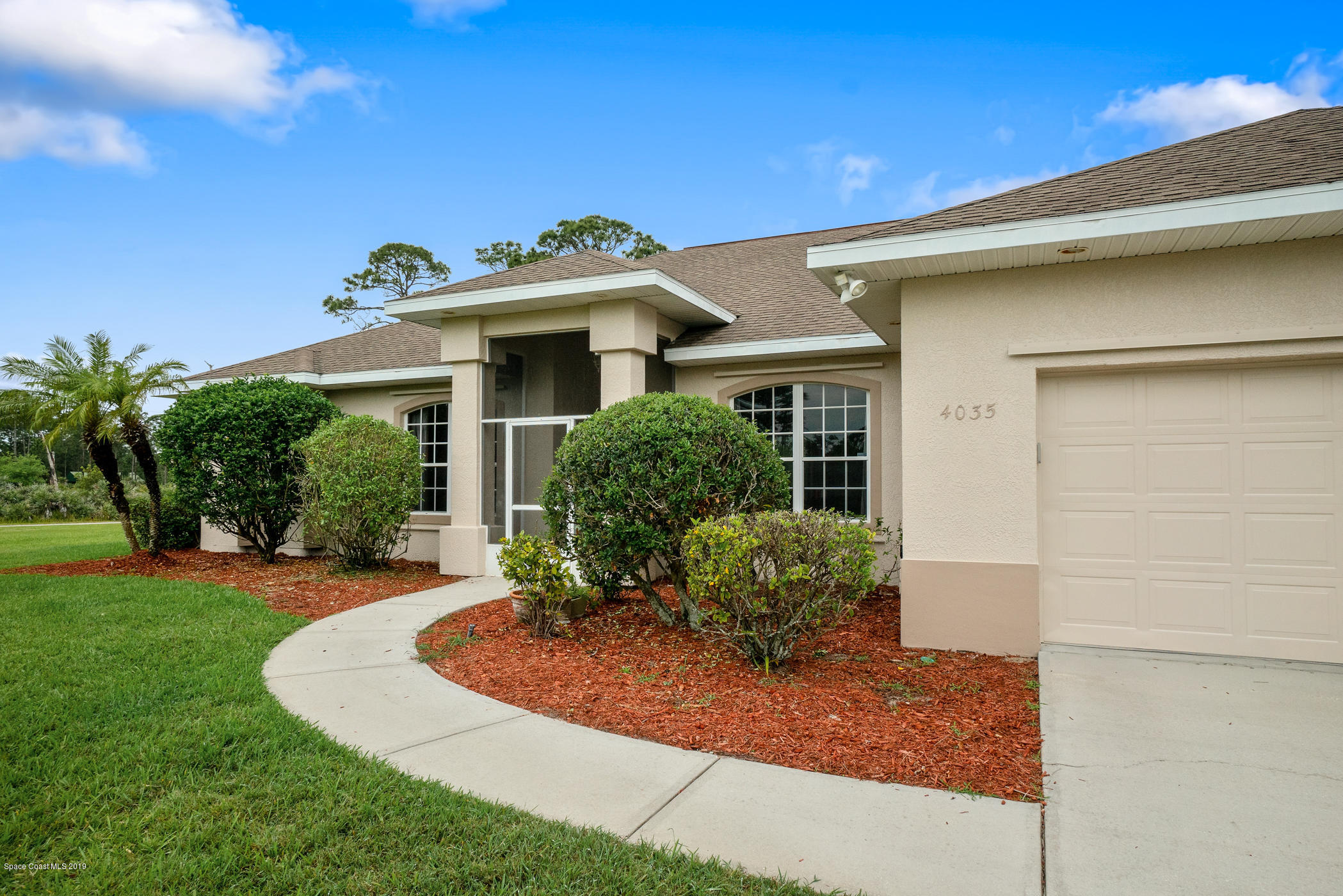 4035 Hield Road Northwest Palm Bay, FL 32907 - Photo 4 of 47 Grand Entryway