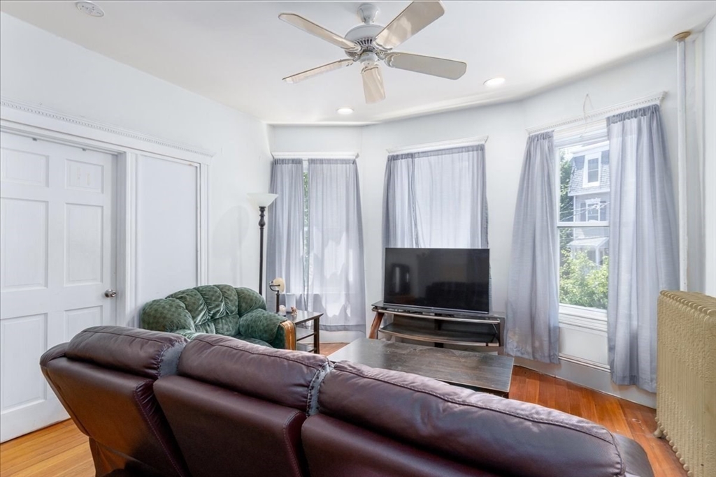 142 Calumet Street Boston, MA 02120 - Photo 17 of 42