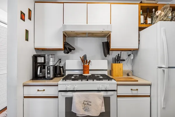 $380,000 | 360 Littleton Road, Unit C7, Chelmsford, MA 01824
